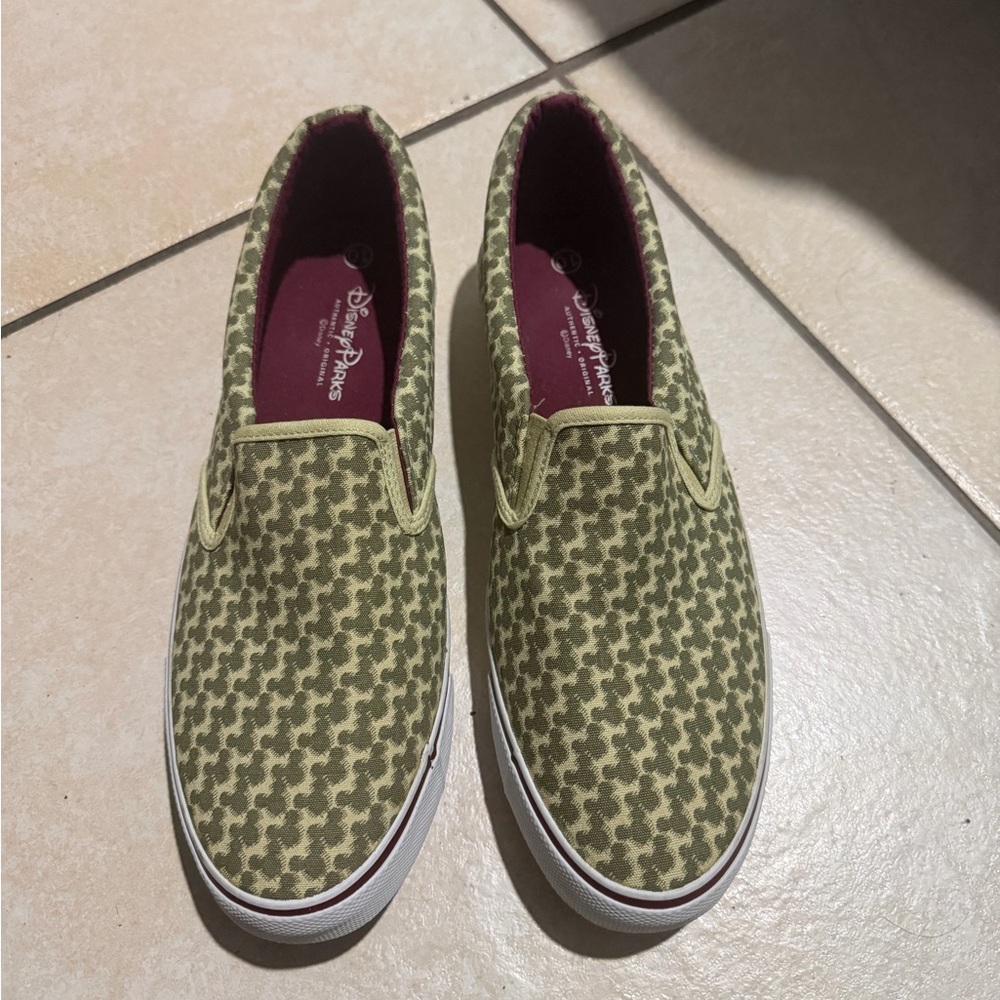 Disney Parks Olive Green Canvas Slip On Shoes Mickey Mouse Print Mens 10 - Picture 5 of 10